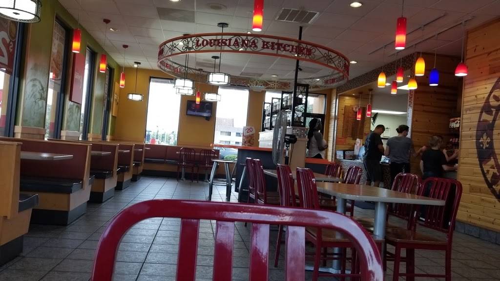 Popeyes Louisiana Kitchen | restaurant | 812 Lynnhaven Pkwy, Virginia Beach, VA 23452, USA | 7574685812 OR +1 757-468-5812