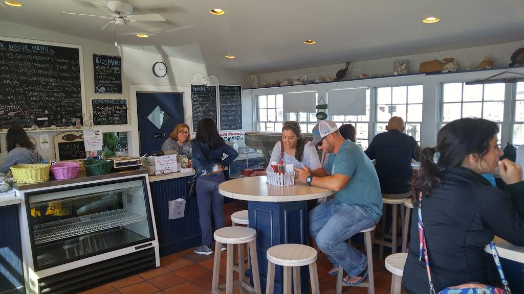 The Dock House | restaurant | 1 Long Wharf, Sag Harbor, NY 11963, USA | 6317257555 OR +1 631-725-7555