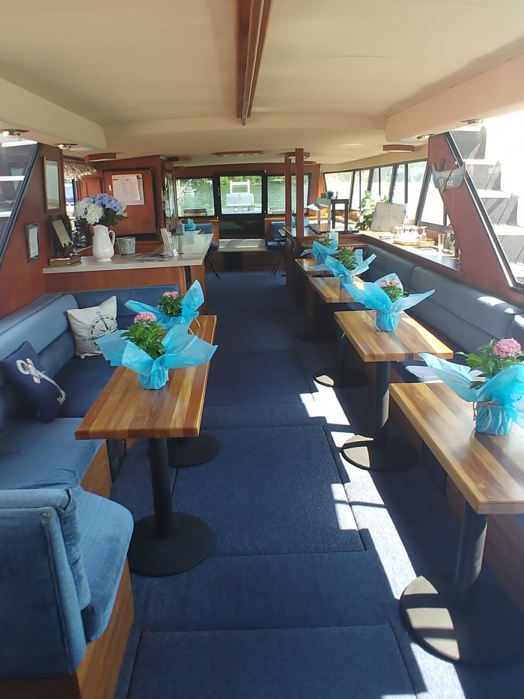 Lake Hickory Adventures | restaurant | 6707 Limbaugh Ln, Hickory, NC 28601, USA | 8283582384 OR +1 828-358-2384