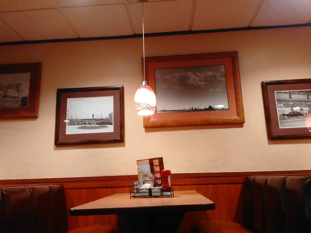 Dennys | restaurant | 1617 SW 74th St, Oklahoma City, OK 73159, USA | 4056855414 OR +1 405-685-5414