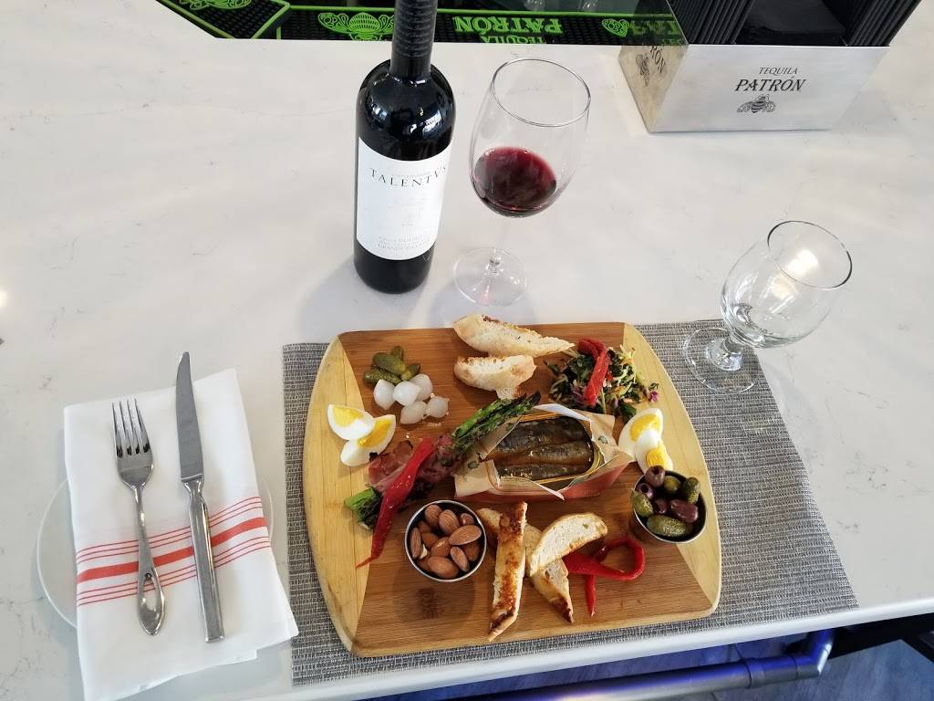 19 Prime Tapas | restaurant | 19 Jerimiah Sullivan Dr, Fall River, MA 02721, USA | 7743791919 OR +1 774-379-1919