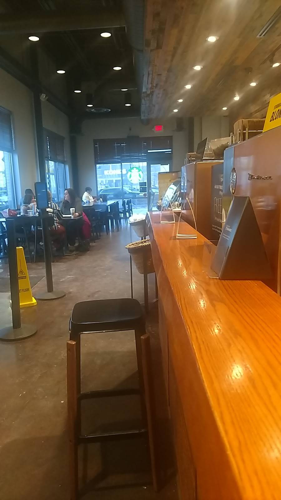 Starbucks | cafe | 6422 Trading Square, Haymarket, VA 20169, USA | 7037542708 OR +1 703-754-2708