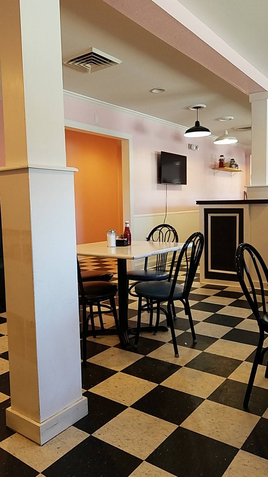 Eats & Sweets | restaurant | 305 Pylesville Rd, Pylesville, MD 21132, USA | 4434240800 OR +1 443-424-0800