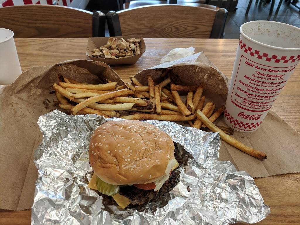 Five Guys | meal takeaway | 2026 Ford Pkwy, St Paul, MN 55116, USA | 6515286078 OR +1 651-528-6078