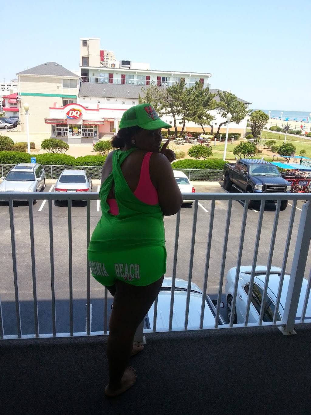 Dairy Queen Store | restaurant | 1609 Atlantic Ave, Virginia Beach, VA 23451, USA | 7574225108 OR +1 757-422-5108