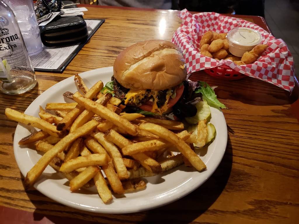 Stenys Tavern & Grill | restaurant | 800 S 2nd St, Milwaukee, WI 53204, USA | 4146727139 OR +1 414-672-7139