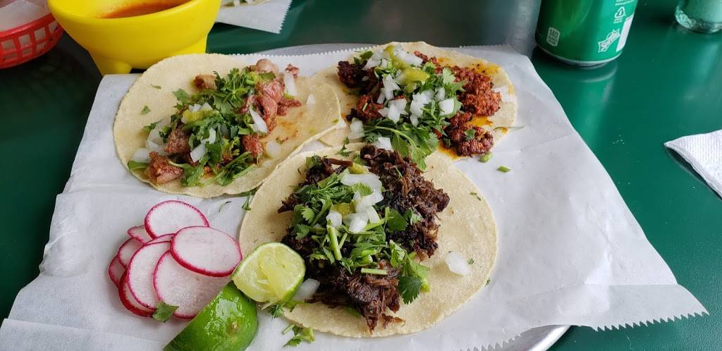 Taco Veloz | restaurant | 1240 Burton St SW, Wyoming, MI 49509, USA | 6166490069 OR +1 616-649-0069
