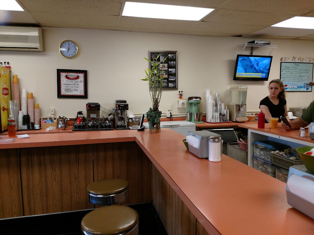 Anita Maries Breakfast and Lunch | cafe | 349 Union St, Rockland, MA 02370, USA | 7818785499 OR +1 781-878-5499