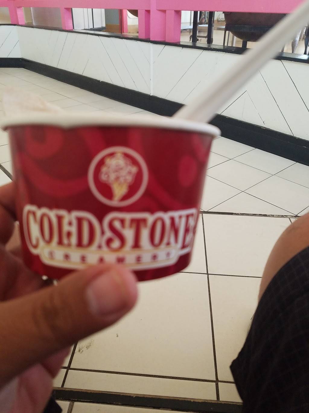 Cold Stone Creamery | bakery | 26101 Magic Mountain Pkwy, Valencia, CA 91355, USA | 6612554704 OR +1 661-255-4704