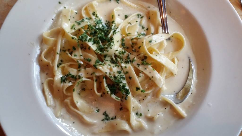 The Cheesecake Factory | restaurant | 3710 U.S. 9, Freehold Township, NJ 07728, USA | 7324626544 OR +1 732-462-6544