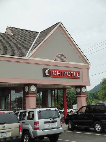 Chipotle Mexican Grill | restaurant | 2011 Colonial Ave SW, Roanoke, VA 24015, USA | 5403423102 OR +1 540-342-3102