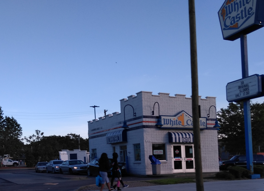 White Castle | restaurant | 2735 W Davison St, Detroit, MI 48238, USA | 3138656079 OR +1 313-865-6079