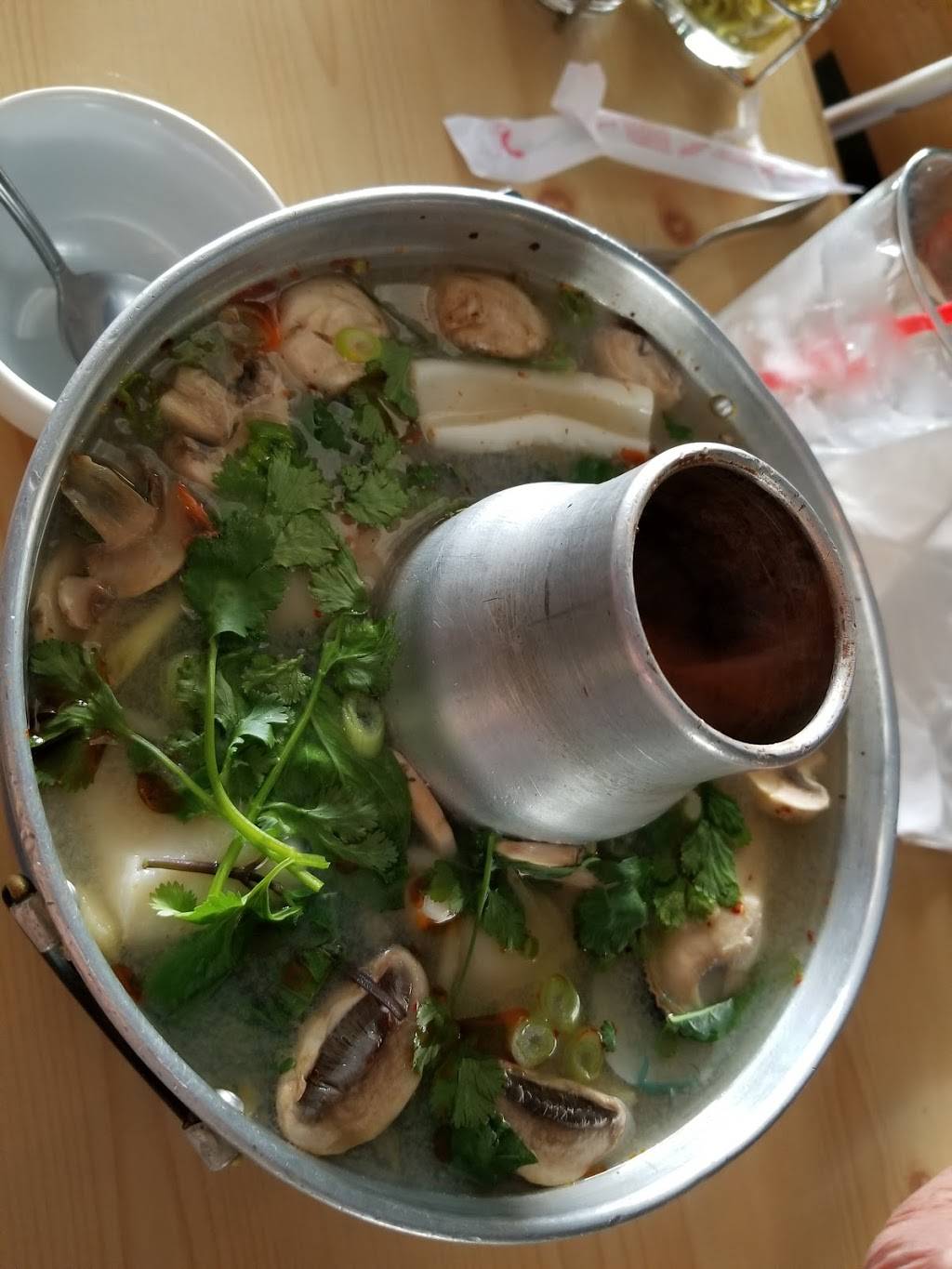 Tara Thai | restaurant | 234 S Pacific Coast Hwy, Redondo Beach, CA 90277, USA | 3103798593 OR +1 310-379-8593