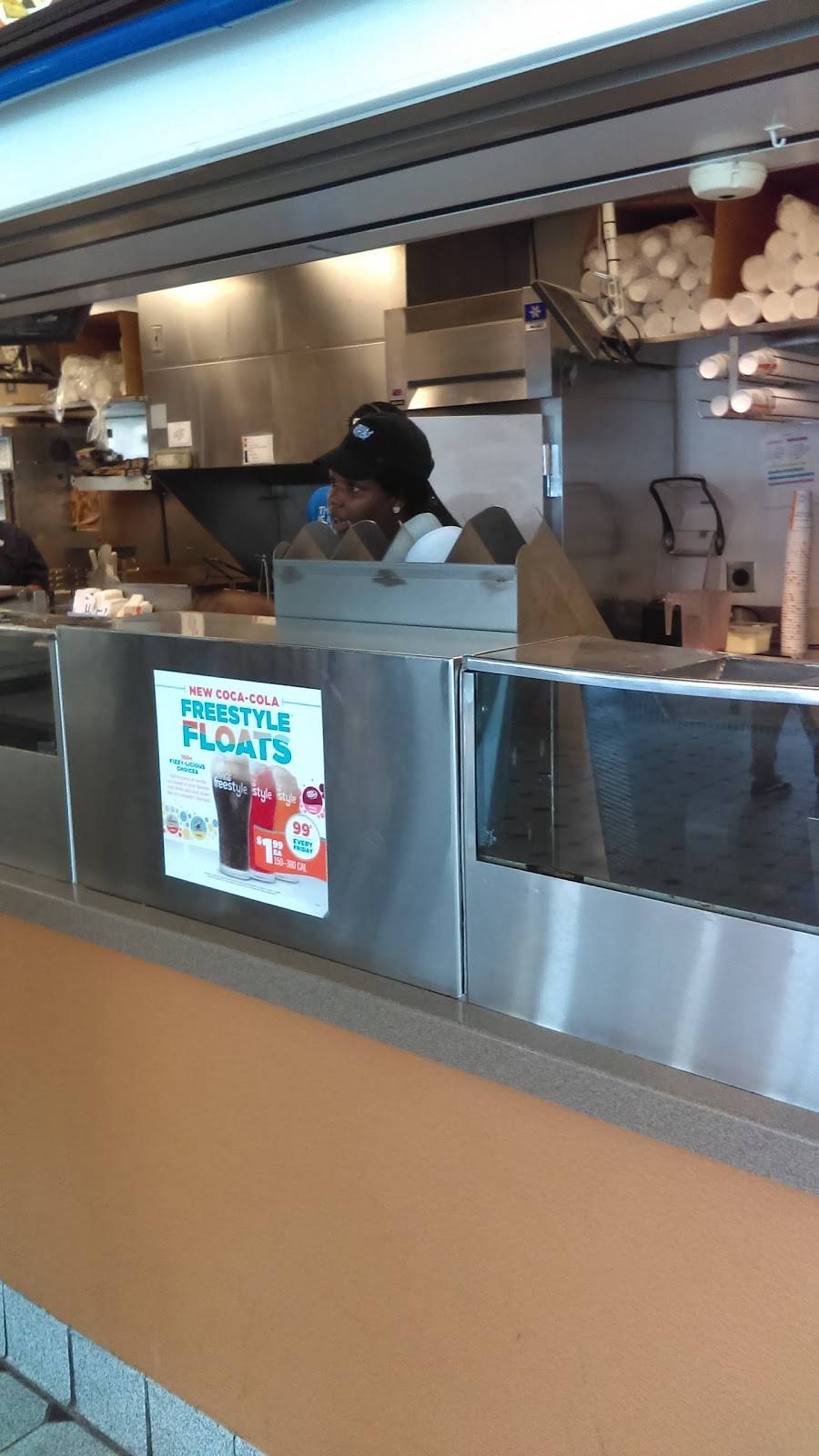 White Castle | restaurant | 3901 W Madison St, Chicago, IL 60624, USA | 7737227568 OR +1 773-722-7568