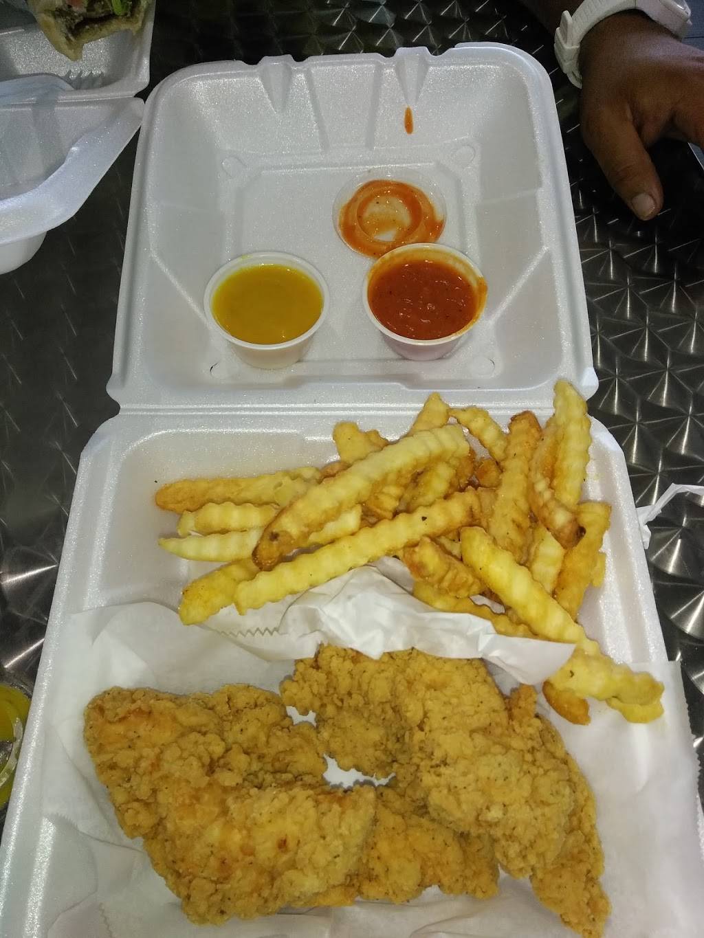 Wild Wing Station - Walzem | restaurant | 5502 Walzem Rd #103, San Antonio, TX 78218, USA | 2104373027 OR +1 210-437-3027