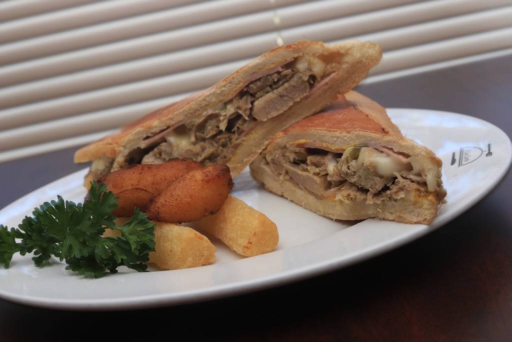 Delicias Centro Americanas | restaurant | 722 Mason Ave, Daytona Beach, FL 32117, USA | 3862813087 OR +1 386-281-3087