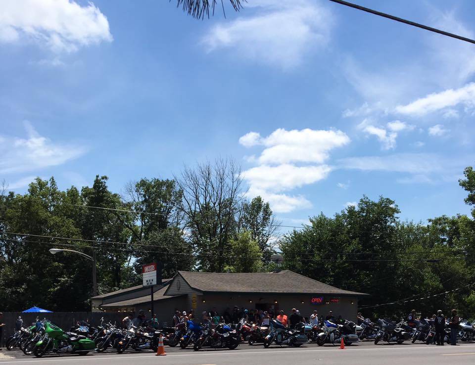 Snickers Bar & Restaurant | restaurant | 9372 W Third St, Dayton, OH 45417, USA | 9378355524 OR +1 937-835-5524