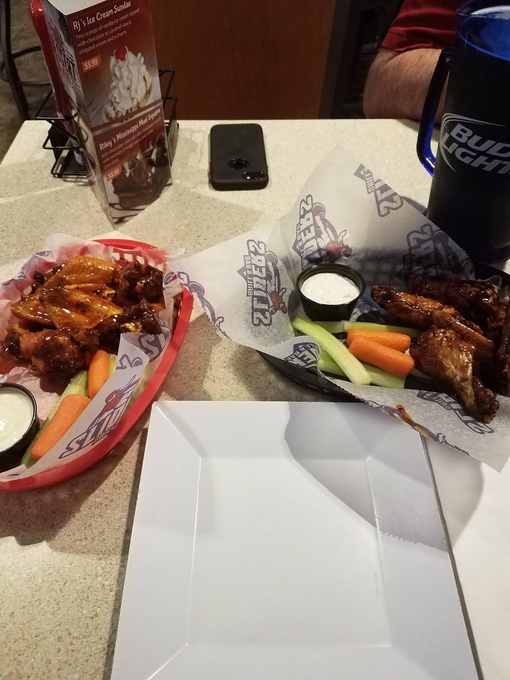 Sliders Grill & Bar | restaurant | 1219 S Main St, Plantsville, CT 06479, USA | 8606288815 OR +1 860-628-8815