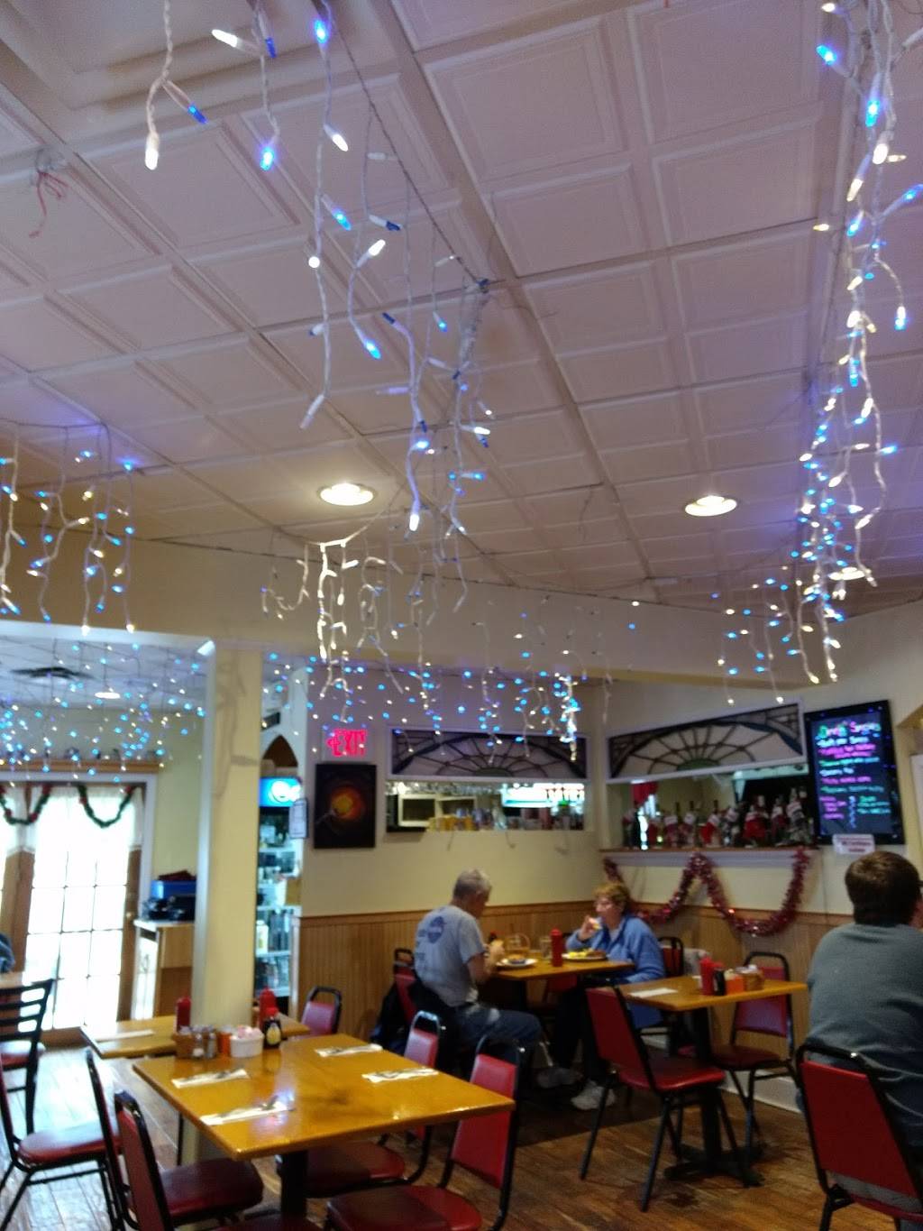 The New Moon | restaurant | 17 Pepperell Square, Saco, ME 04072, USA | 2072822241 OR +1 207-282-2241