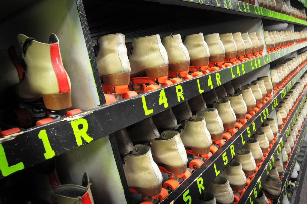 Skate Zone 71 | restaurant | 4900 Evanswood Dr, Columbus, OH 43229, USA | 6148465626 OR +1 614-846-5626