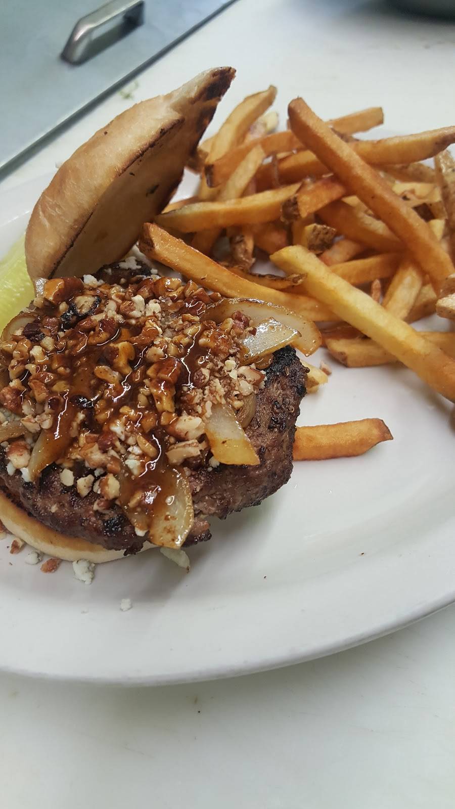 Champion Beach House & Bar | restaurant | 4551 Mahoning Ave, Warren, OH 44483, USA | 3304696993 OR +1 330-469-6993