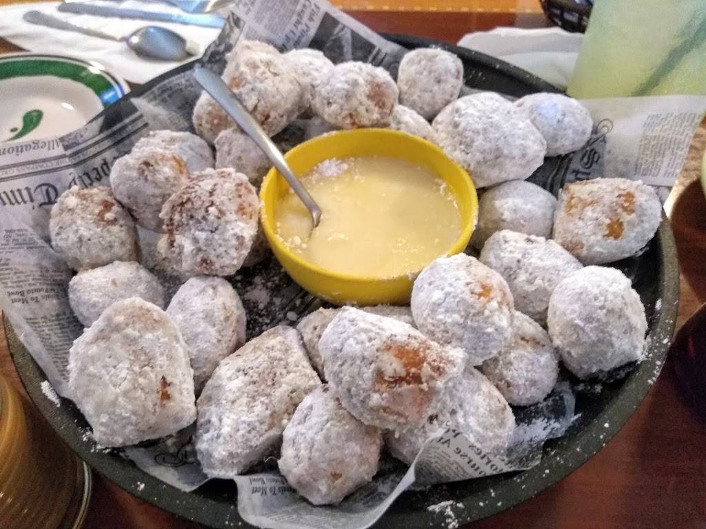 Buster Tubbs | restaurant | 110 N New Hampshire Ave, Tavares, FL 32778, USA | 3527427676 OR +1 352-742-7676