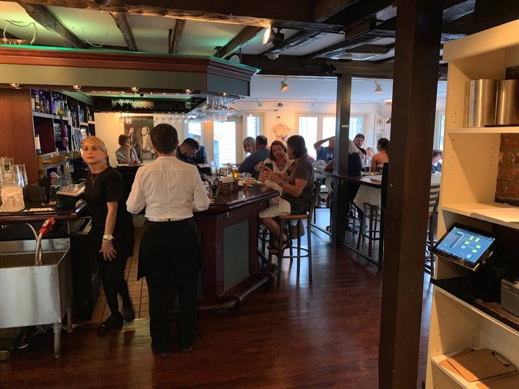 Antique Table Restaurant | restaurant | 7 Central St, Manchester-by-the-Sea, MA 01944, USA | 9787049833 OR +1 978-704-9833