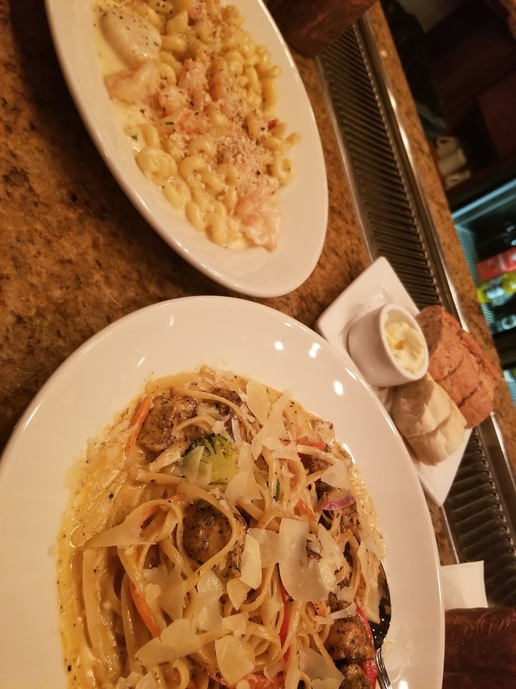 Paramount Studio Cocktails & Food | restaurant | 307 S Phillips Ave, Sioux Falls, SD 57104, USA | 6053340386 OR +1 605-334-0386