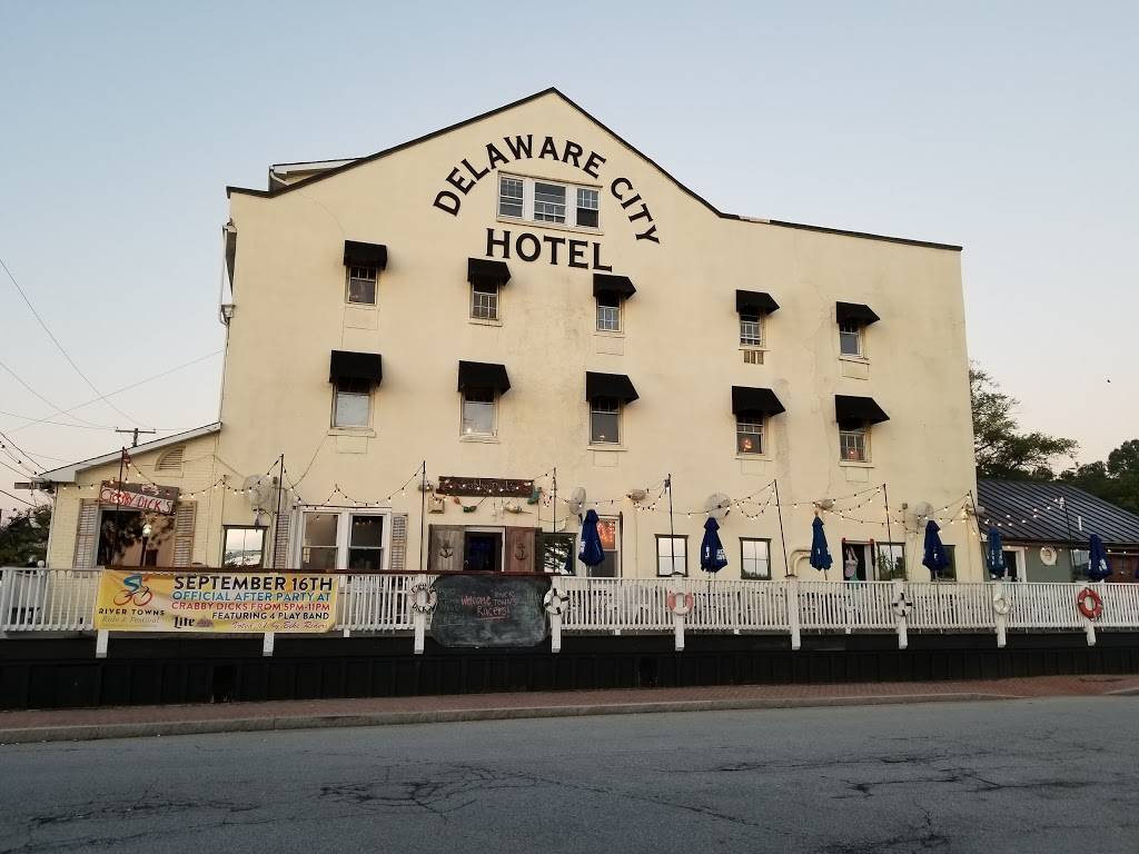 Crabby Dicks | restaurant | 30 Clinton St, Delaware City, DE 19706, USA | 3028325100 OR +1 302-832-5100