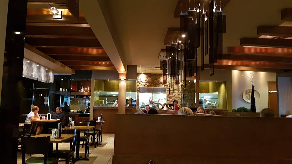 Rôtisserie St-Hubert | restaurant | 2484 St Joseph Blvd, Orléans, ON K1C 1G1, Canada | 6138243267 OR +1 613-824-3267