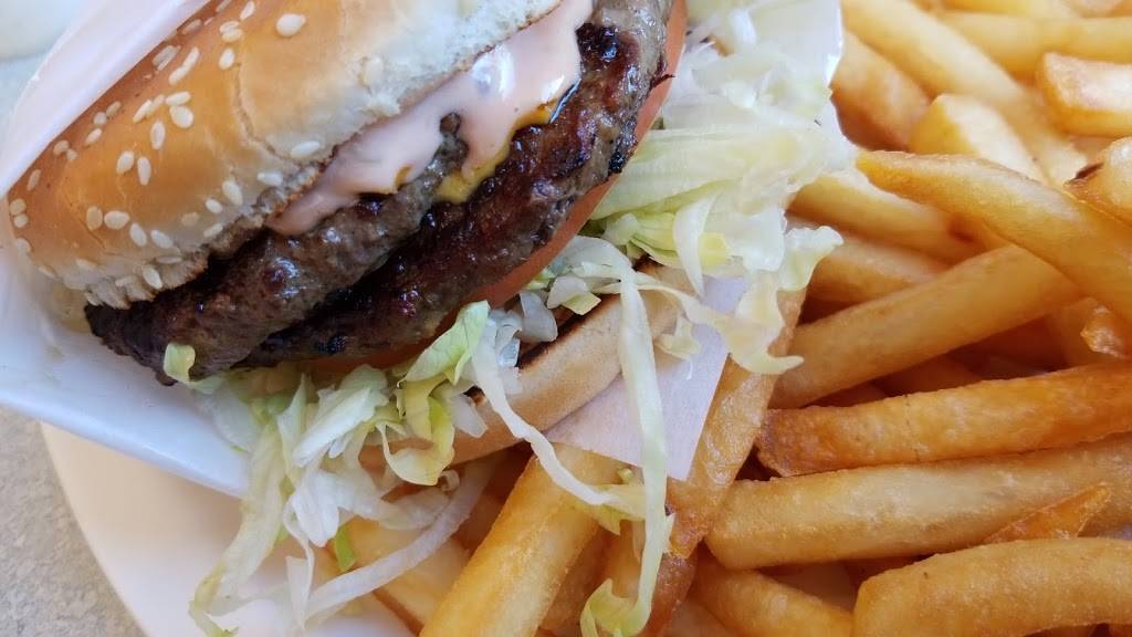 Douglas Burgers | restaurant | 18461 Dexter Ave, Lake Elsinore, CA 92532, USA | 9512455441 OR +1 951-245-5441