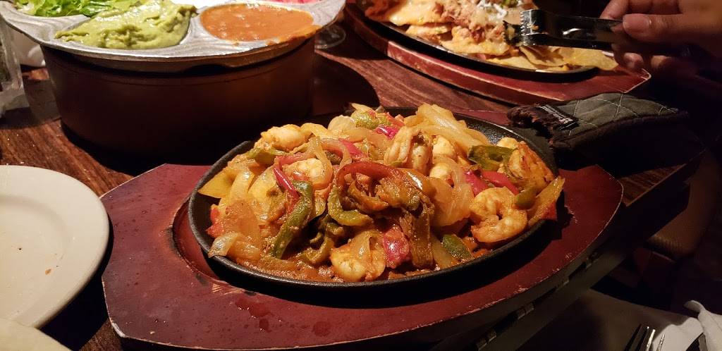 Cabo RVC | restaurant | 3A N Park Ave, Rockville Centre, NY 11570, USA | 5162550065 OR +1 516-255-0065