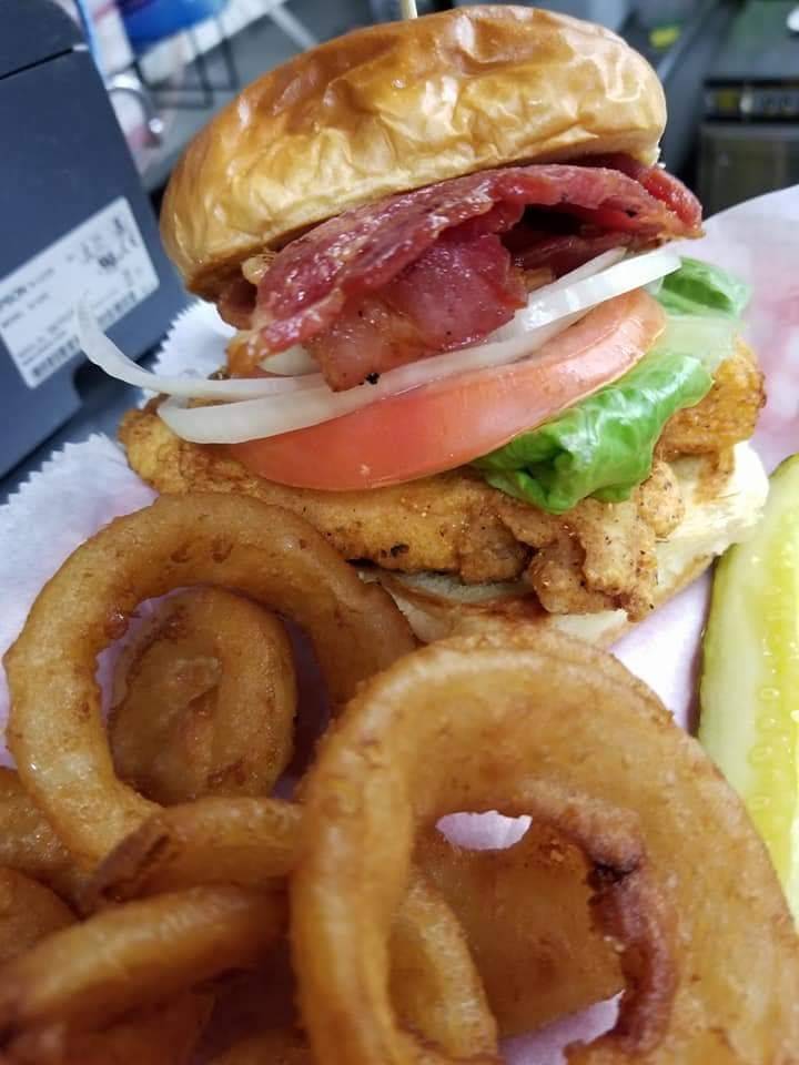 Spitfires on State | restaurant | 5018 W State St, Milwaukee, WI 53208, USA | 4147775060 OR +1 414-777-5060