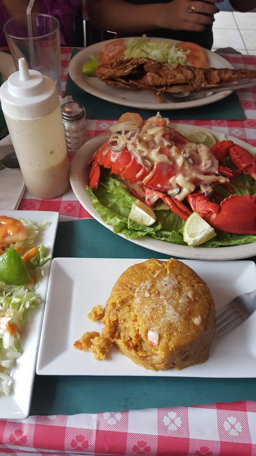 Laberintos De Pasion Restaurant | restaurant | 3168 G St, Philadelphia, PA 19134, USA | 2154231112 OR +1 215-423-1112