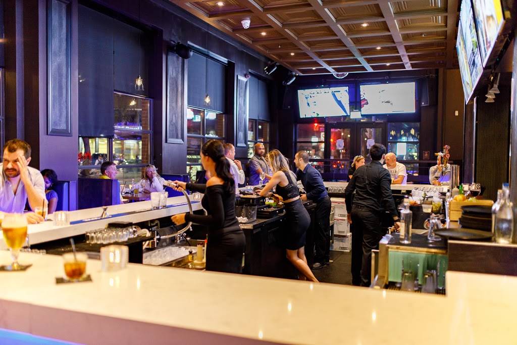 The Port House Social Bar & Kitchen | night club | 139 Lakeshore Rd E, Mississauga, ON L5G 1E5, Canada | 9052710016 OR +1 905-271-0016