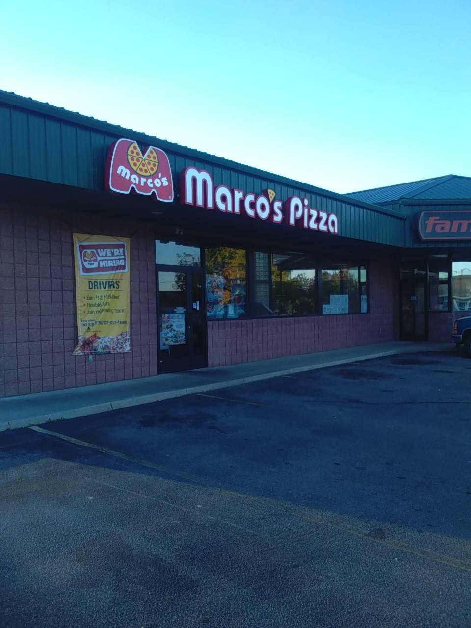 Marcos Pizza | meal delivery | 405 N Line St, Columbia City, IN 46725, USA | 2602442834 OR +1 260-244-2834