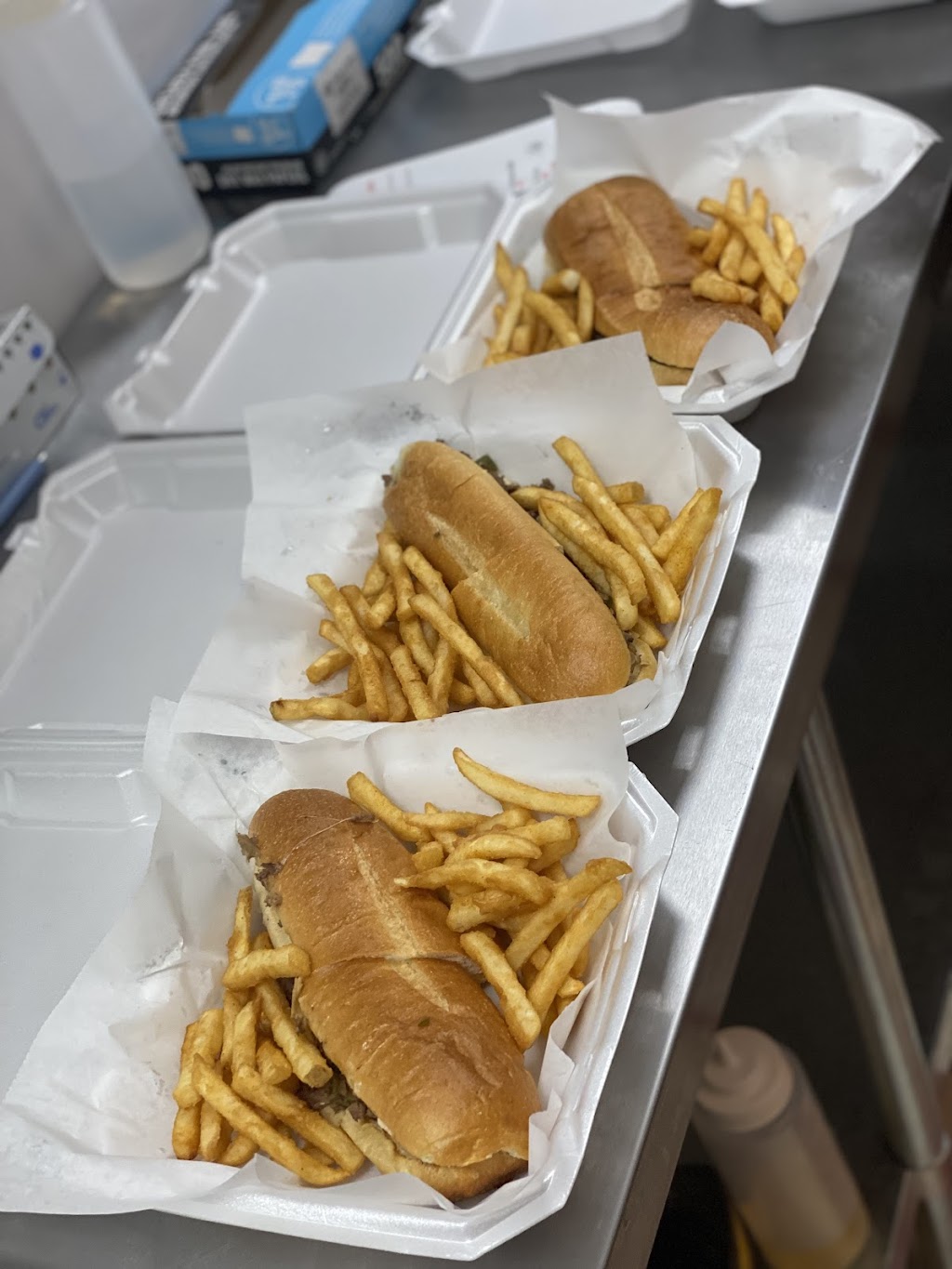 Munchies wings and grill | restaurant | 4709 Tuckaseegee Rd unit 7, Charlotte, NC 28208, USA | 9803714644 OR +1 980-371-4644