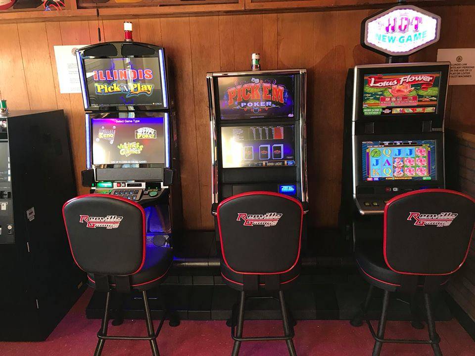 Pour Farmer’s Pub | restaurant | 210 W Tremont St, Odell, IL 60460, USA | 8159982556 OR +1 815-998-2556