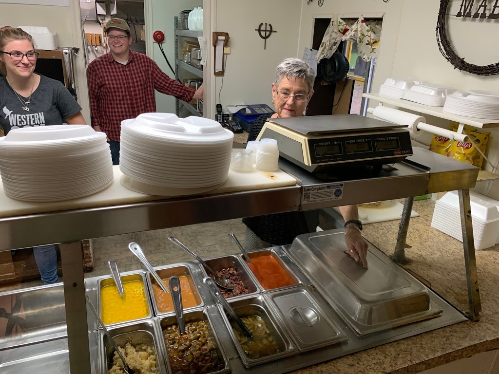 Frontier Bar B Que | restaurant | 608 N East St, Edna, TX 77957, USA | 3617825270 OR +1 361-782-5270