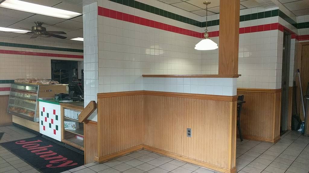 Johnnys Pizza | restaurant | 609 4th St, Ellwood City, PA 16117, USA | 7247527754 OR +1 724-752-7754