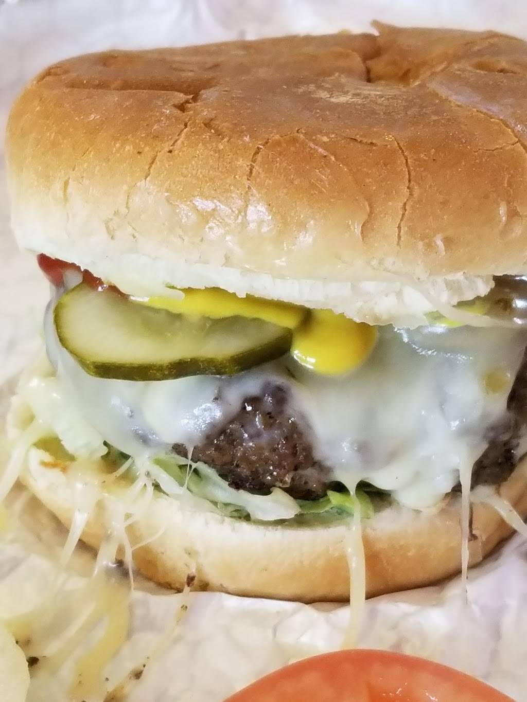 Cheeburger Cheeburger | restaurant | 1 Richard E Byrd Terminal Dr #103, Richmond, VA 23250, USA | 8042221227 OR +1 804-222-1227