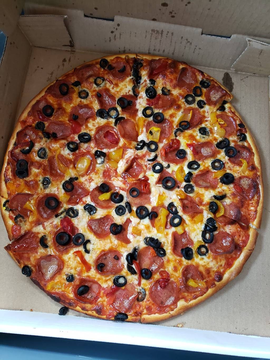 Lucianos Pizzeria | meal takeaway | 123 Southworth St N, Welland, ON L3B 1Z1, Canada | 9057144040 OR +1 905-714-4040