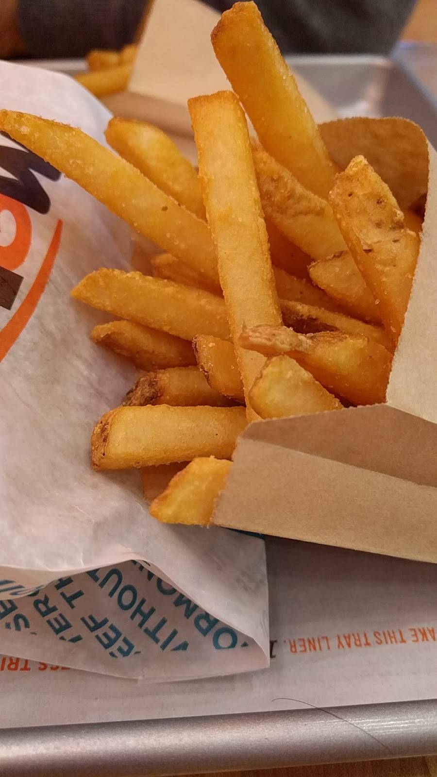 A&W Canada | restaurant | 2625 Yonge St, Toronto, ON M4P 2J6, Canada | 4169038465 OR +1 416-903-8465