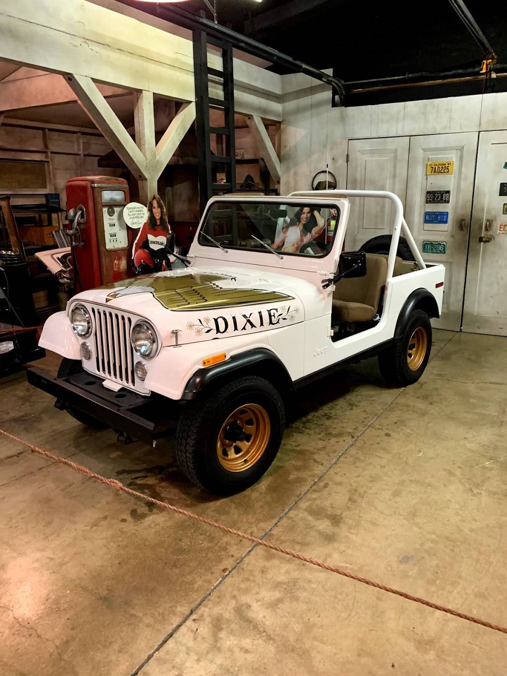 Cooters Luray | restaurant | 4768 US-211, Luray, VA 22835, USA | 5408432515 OR +1 540-843-2515