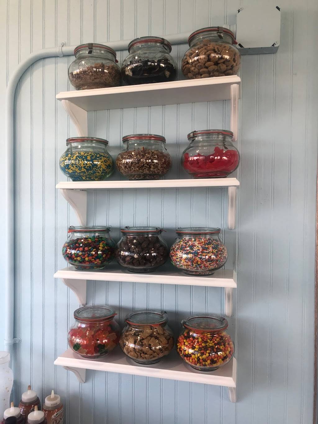 Salty Dog Ice Cream and Marina Eats | restaurant | 1880 A-B, Andell Bluff Blvd, Seabrook Island, SC 29455, USA | 8438169037 OR +1 843-816-9037