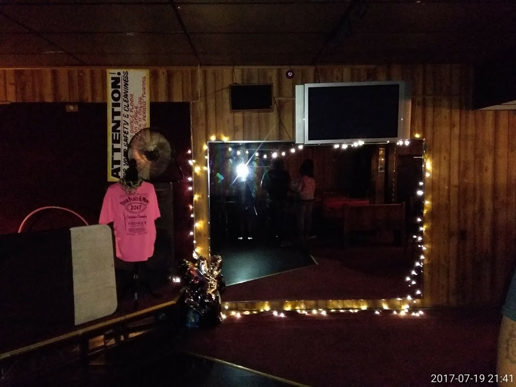 Your Place & Mine | restaurant | 3376 E 55th St, Cleveland, OH 44127, USA | 2165325512 OR +1 216-532-5512