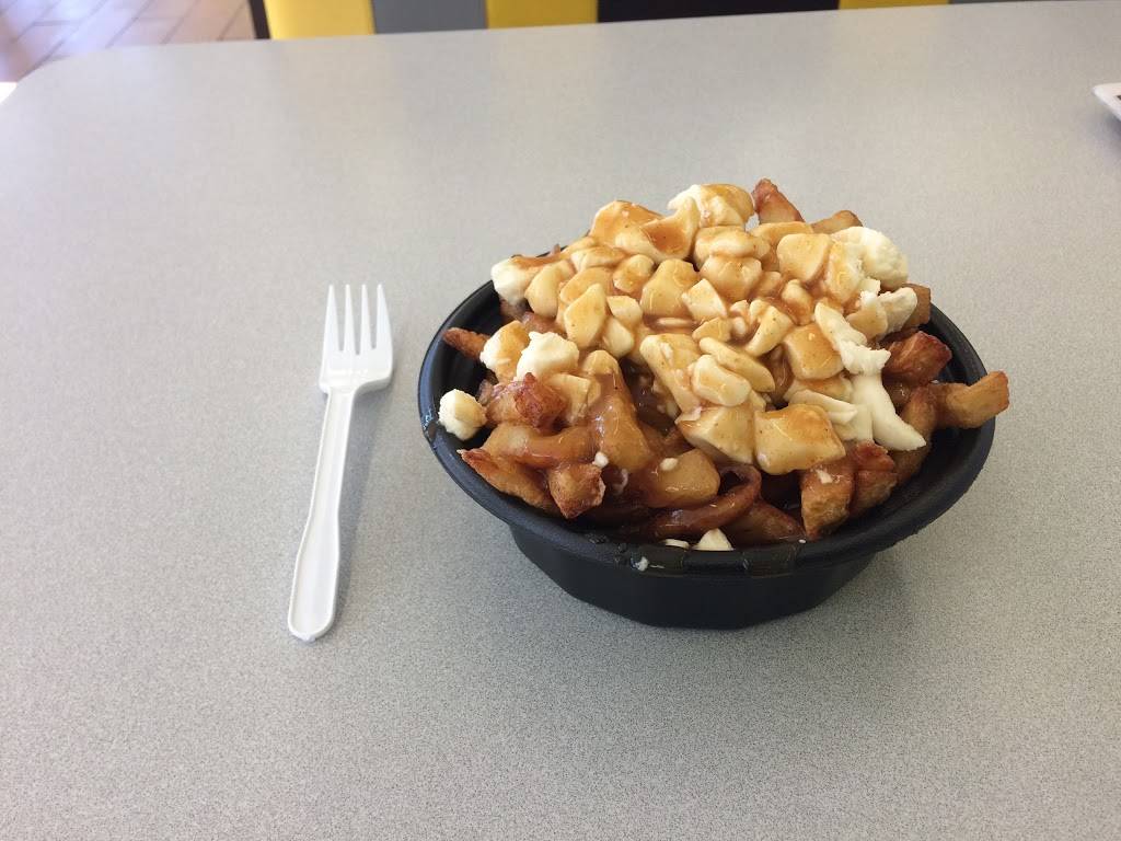 Le Petit Québec | restaurant | 2090 Boulevard Saint-Joseph, Drummondville, QC J2B 5L4, Canada | 8194782444 OR +1 819-478-2444