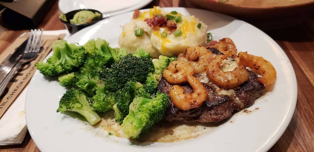 Chilis Grill & Bar | restaurant | 1156 N Canyon Creek Pkwy, Spanish Fork, UT 84660, USA | 8019978446 OR +1 801-997-8446