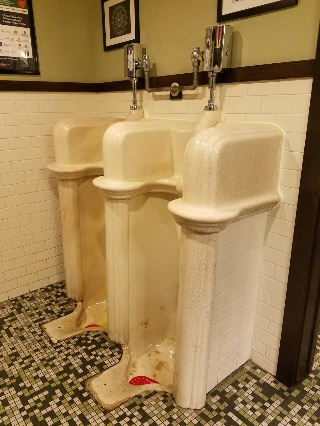 Stanleys Northeast Bar Room | meal takeaway | 2500 University Ave NE, Minneapolis, MN 55418, USA | 6127882529 OR +1 612-788-2529