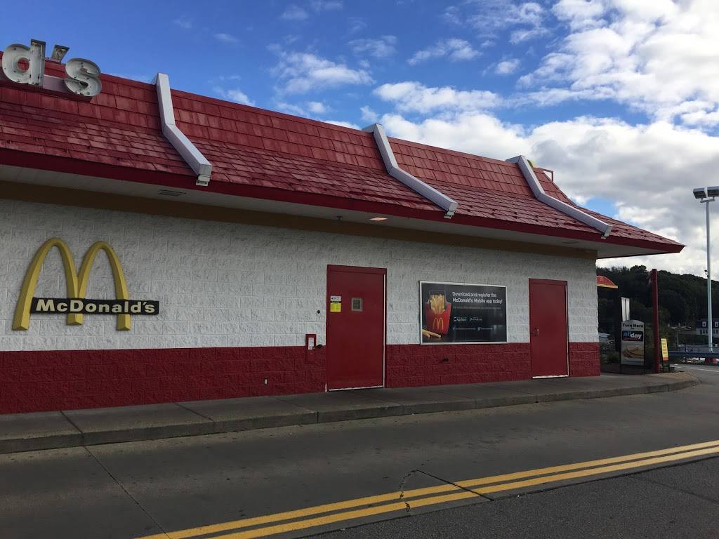 McDonalds | cafe | 200 Walmart Plz, Gibsonia, PA 15044, USA | 7244447344 OR +1 724-444-7344